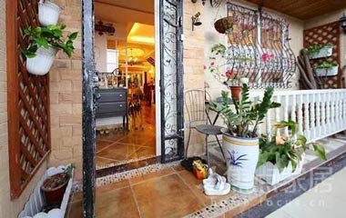 教你打造漂亮的陽臺花園，讓陽臺煥發(fā)