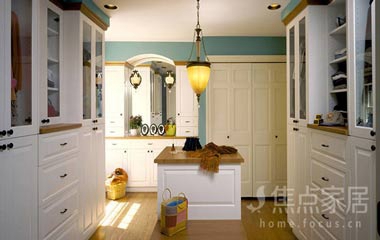 一定要知道的步入式衣帽間設計要點