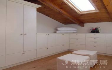 大容量 閣樓巧妙變身衣帽間