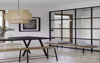 面積，視覺大一倍，同樣是隔斷，通透效果卻天差地別