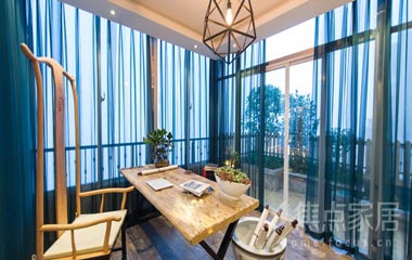 太小沒(méi)書(shū)房？陽(yáng)臺(tái)巧做書(shū)房攻略介紹